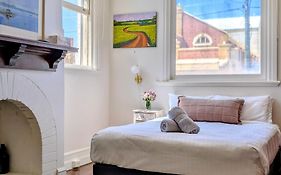 The Merredin Treasury, Art Deco Heritage 2 Bedroom Suite In Merredin Cbd